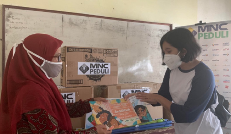 Terima Bantuan Komputer dari MNC Peduli, Dewan Guru: Mudah-Mudahan Murid Sukses