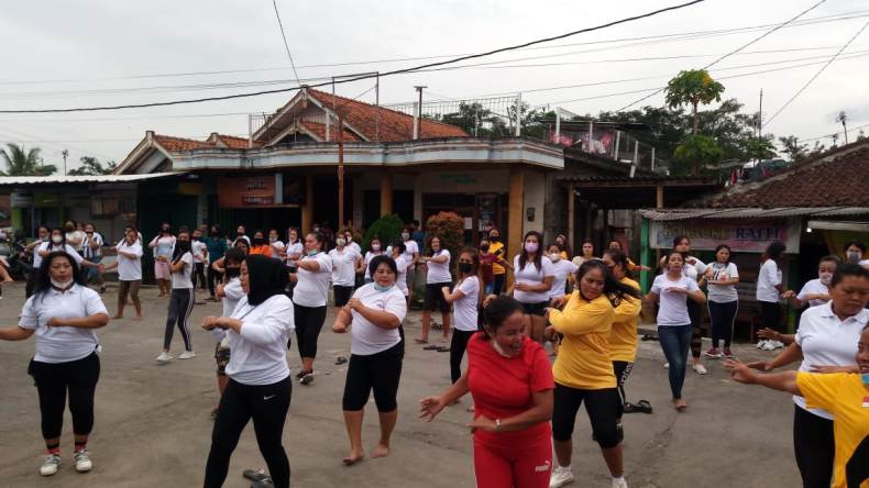 Peringatan Hari AIDS Sedunia, Pemandu Karaoke di Semarang Senam Sehat 
