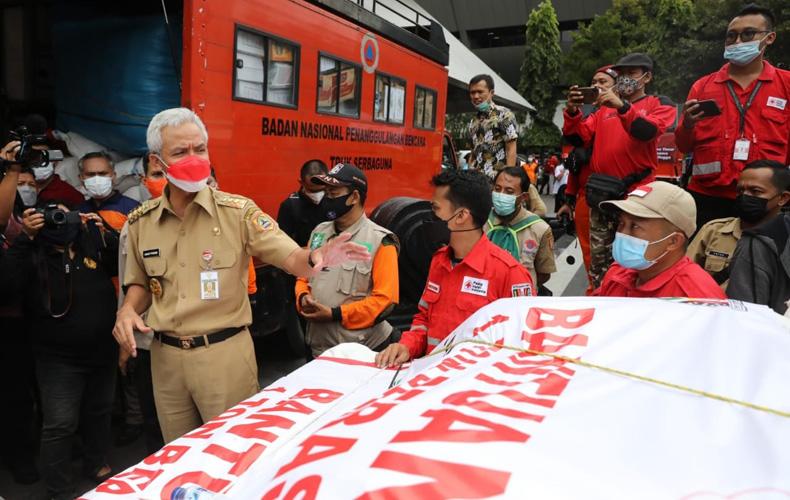 Semeru Erupsi, Ganjar: Merapi Terus Kita Pantau, Saya Minta Semua Siaga