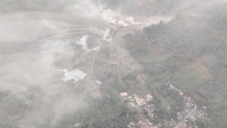  Begini Lokasi Terdampak Letusan Gunung Semeru Dilihat dari Udara