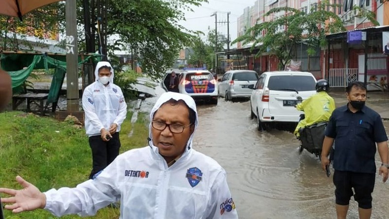 Danny Pomanto Pantau Lokasi Rawan Banjir di Makassar