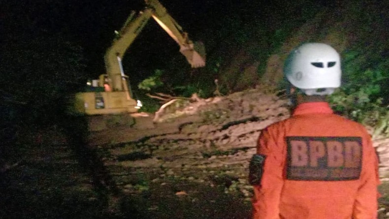 Longsor di 4 Titik, Jalan AKD Kaiya-Kotamobagu Belum Bisa Dilalui Kendaraan