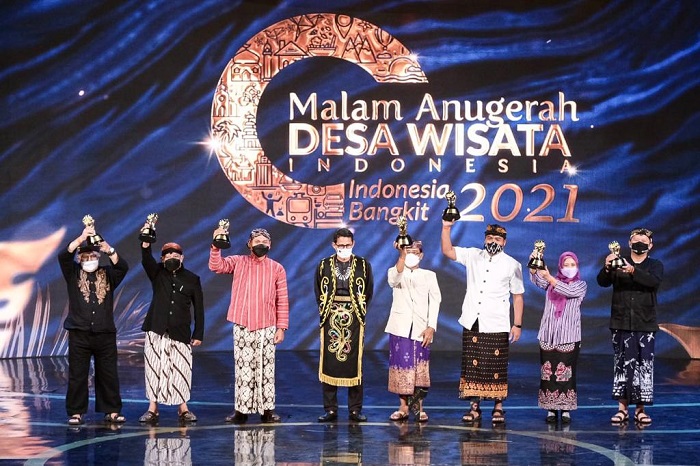 Tuntaskan Visitasi ke-50 Desa Wisata, Sandiaga Uno: Indonesia adalah Sekeping Surga yang Turun ke Bumi