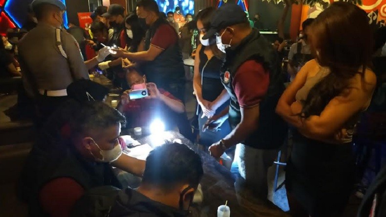 Jelang Malam Tahun Baru, Polisi Temukan Kafe Langgar Jam Operasional di Jakarta Barat