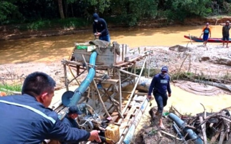 Dedi Mulyadi Minta Polisi Tindak Penebangan Pohon dan Penambangan Emas Liar di Gunung Gelap Garut