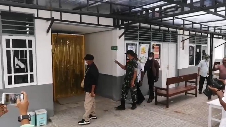 Wabup Kaimana Sesali Aksi Anarkistis Warga Rusak Rumah Sakit dan Puskesmas