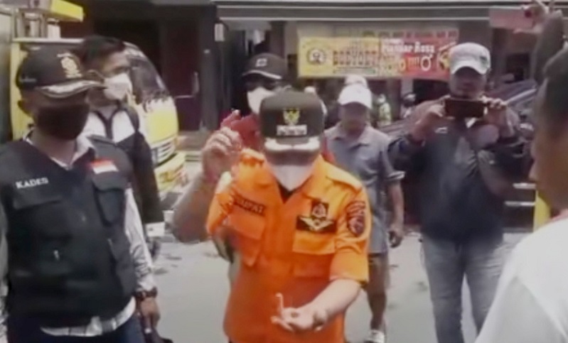 Viral Bupati Marahi Penambang Pasir yang Nekat Beraktivitas di Tengah Duka Erupsi Semeru