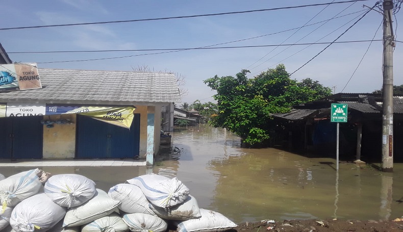 Banjir di 5 Kecamatan Karawang Mulai Surut, 1 Dusun Masih Terendam
