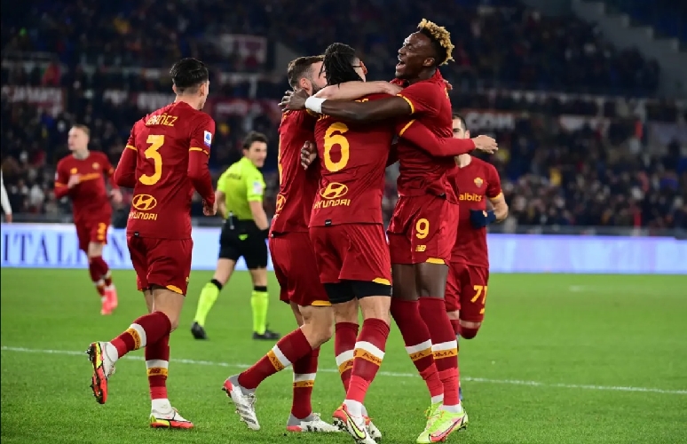 AS Roma Hajar Spezia, Pemain Buangan MU Cetak Gol