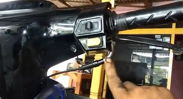 Cara Mengatasi Gas Motor Nyangkut, Jangan Panik Lakukan 4 Langkah Ini