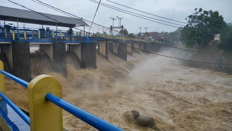 Waspada! Status Pintu Air Katulampa Naik Siaga II akibat Hujan Deras