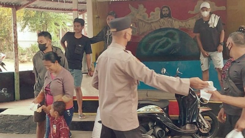 Tukang Ojek di Ambon Diedukasi untuk Ikut Vaksin Covid