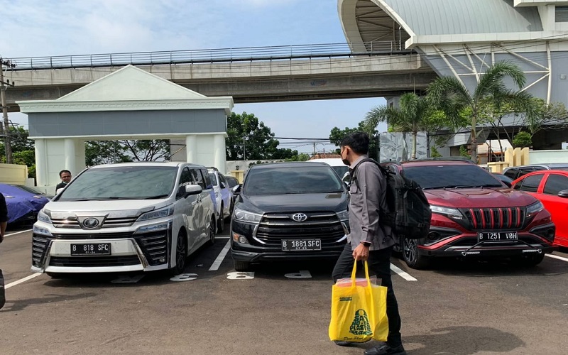 Selain 4 Mobil Mewah, Kejaksaan Sita Uang Rp10 Miliar dari Alex Noerdin CS