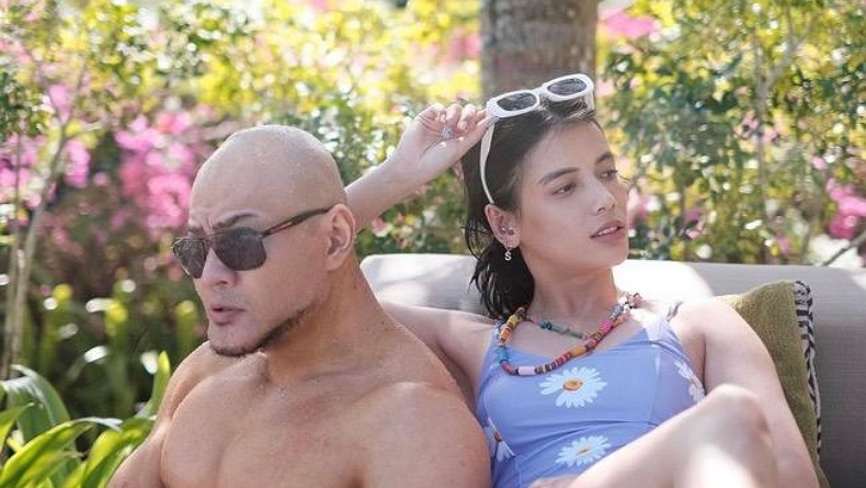 Rumah Pacar Deddy Corbuzier Tersambar Petir, Begini Cerita Sabrina