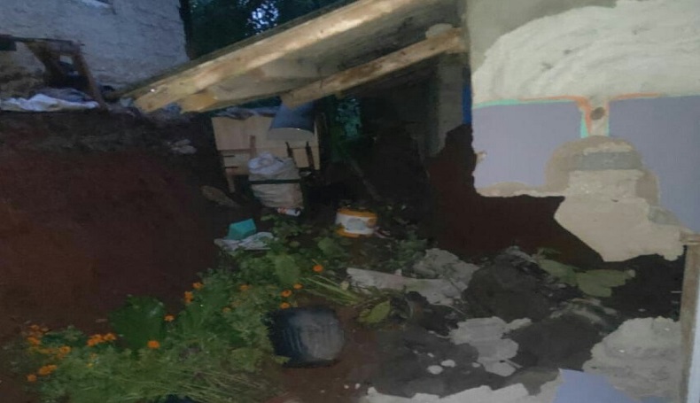 Dinding Rumah Jebol akibat TPT Ambruk, 1 Keluarga di KBB Terpaksa Mengungsi
