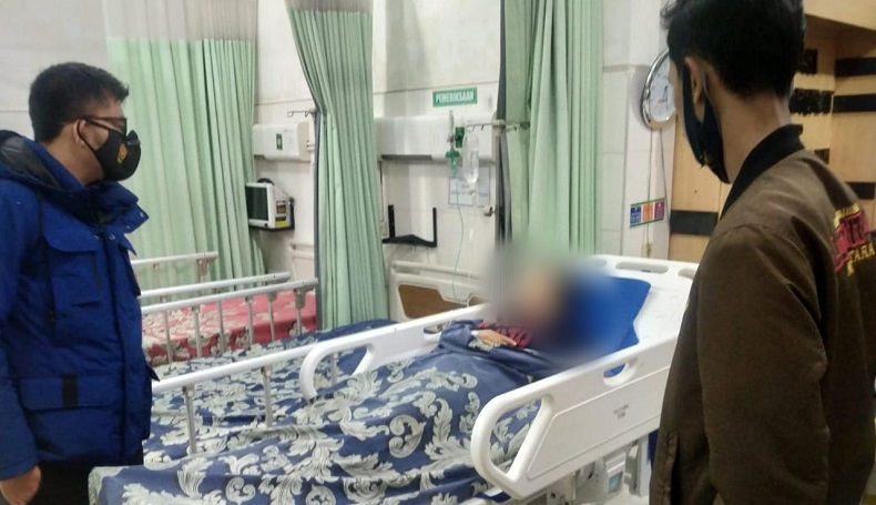 Sadis, Pencuri Handphone Bacok Ibu Muda yang Tidur Bersama Anak di Sukabumi