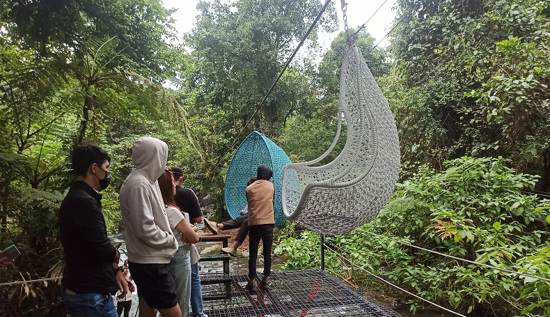 Uji Adrenalin Wisatawan, Situ Gunung Suspension Bridge Sukabumi Siapkan Kursi Sultan
