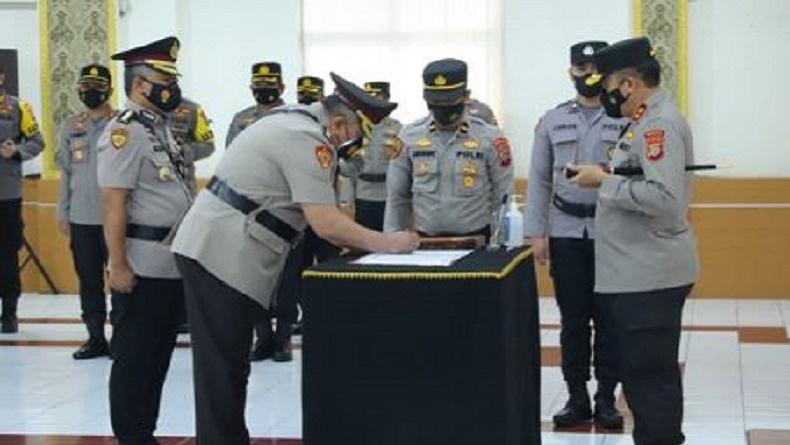 Pimpin Sertijab 3 Kapolres dan 2 Pejabat Polda, Ini Pesan Prioritas Kapolda Sulut