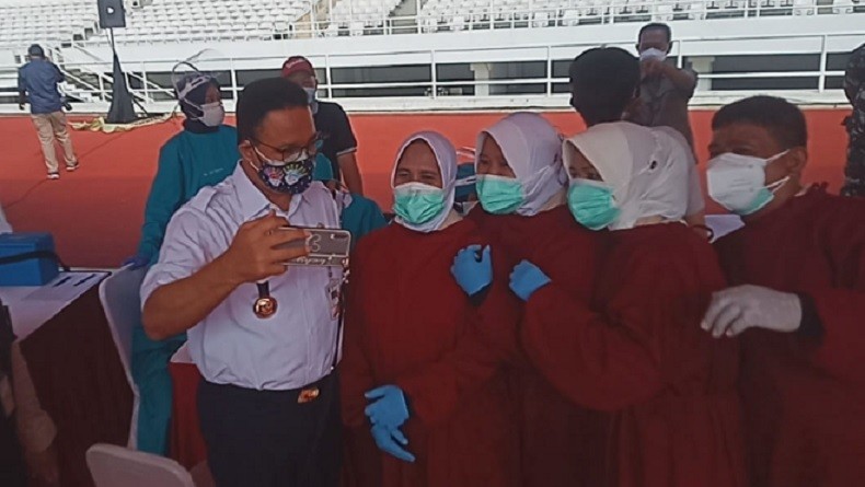 Tinjau RSUD Koja, Anies Minta Nakes Perlakukan Pasien Seperti Saudara