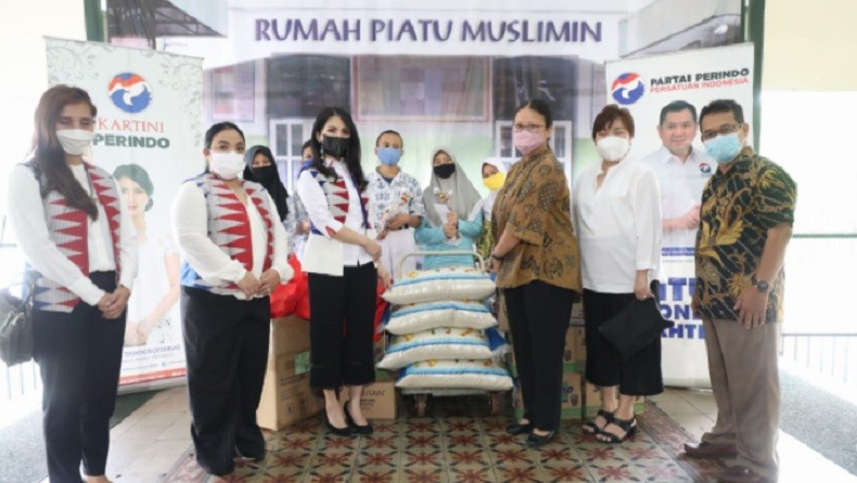 Kartini Perindo Berikan Bantuan Sembako dan Uang ke Panti Asuhan Muslimin di Kramat
