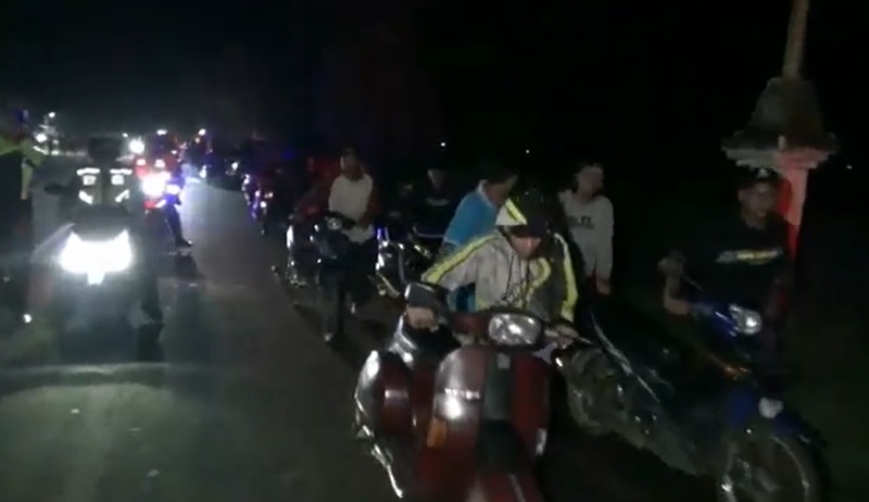  Nekat Konvoi Tahun Baru, Ratusan Pemuda di Tuban Dipaksa Dorong Motor hingga 10 Km 