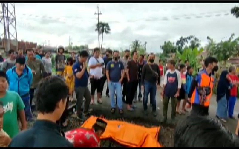 Rayakan Tahun Baru, Sepasang Remaja Tewas Mengenaskan di Jalur Kereta Api 