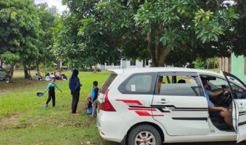 Objek Wisata di Pesawaran Lampung Tutup, Wisatawan Menumpuk dekat Pintu Masuk