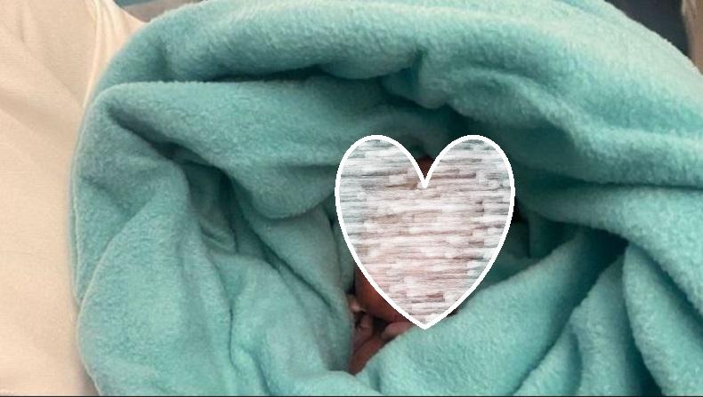Kasihan, Bayi Laki-Laki Baru Lahir Ditemukan di Tong Sampah Toilet Pesawat