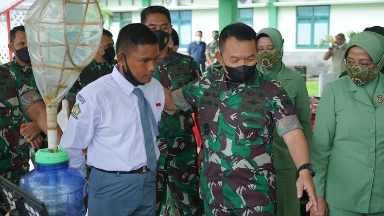 Cerita KSAD Bangga Bertemu Anak Babinsa Natuna yang Berprestasi