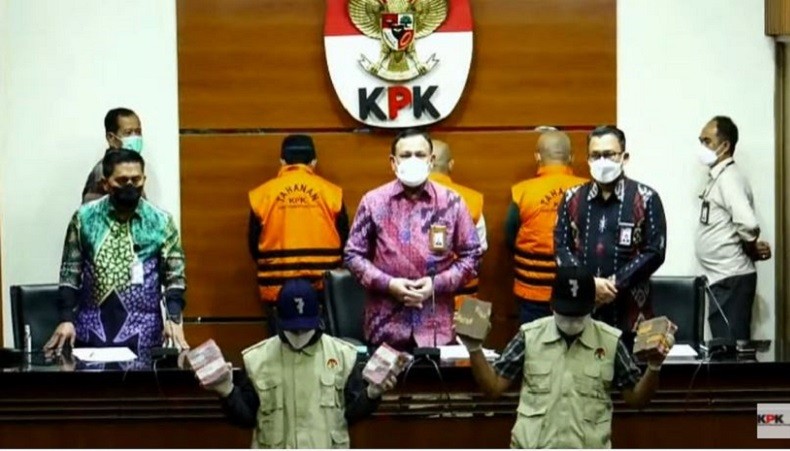 Penampakan Uang Miliaran Rupiah Barang Bukti Kasus Suap Wali Kota Bekasi Rahmat Effendi