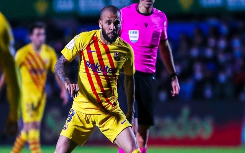 Miris, Dani Alves Dikhianati Barcelona usai Masuk Penjara