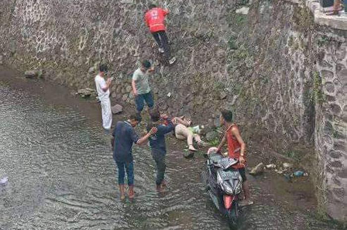 Kurang Hati-Hati saat Kendarai Motor, Seorang Nenek di Jogja Terjun ke Sungai