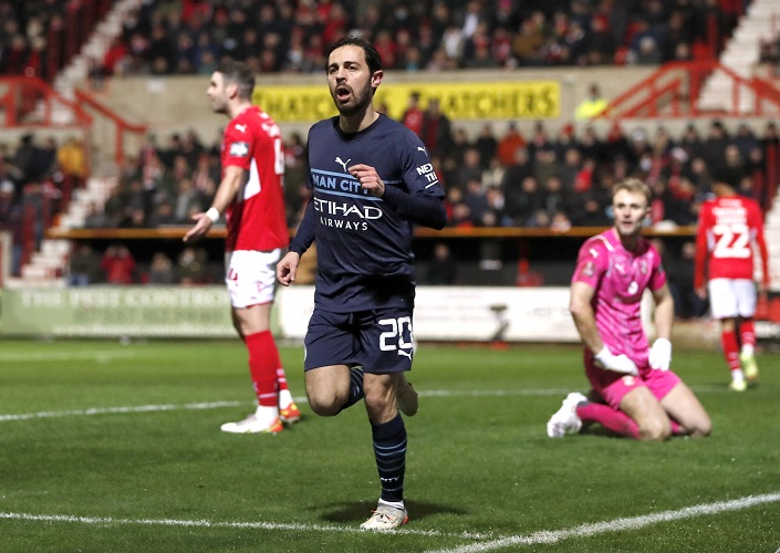 Bernardo Silva Bertahan di Manchester City, Barcelona Gigit Jari?