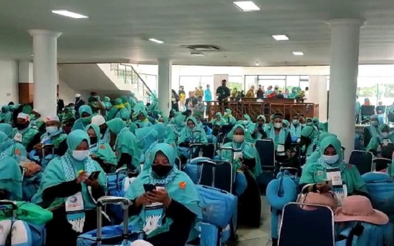   Hari Ini Ratusan Jemaah Berangkat Umrah