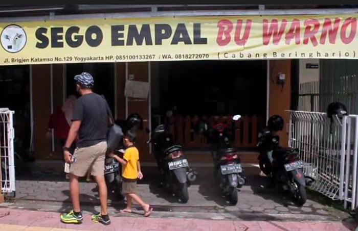 Warung Legendaris Sego Empal Bu Warno, Didirikan Sejak 1970 Dilengkapi Sambal Korek