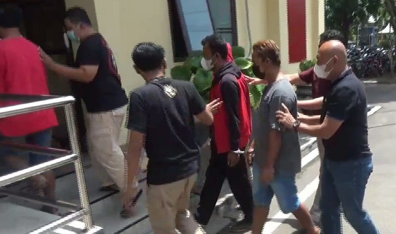 5 Pria di Magetan Siksa Adik Kakak secara Keji, Sundutkan Rokok hingga Pukul dengan Rantai 