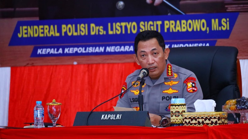 Kapolri Perintahkan Jajaran Terjun ke Lapangan untuk Dengar Aspirasi Masyarakat