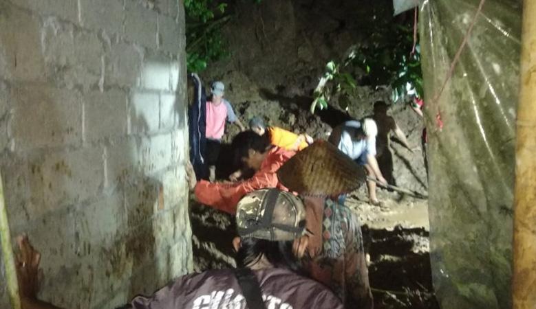  Longsor Terjang 2 Desa di Magelang, 3 Rumah Tertimpa Material
