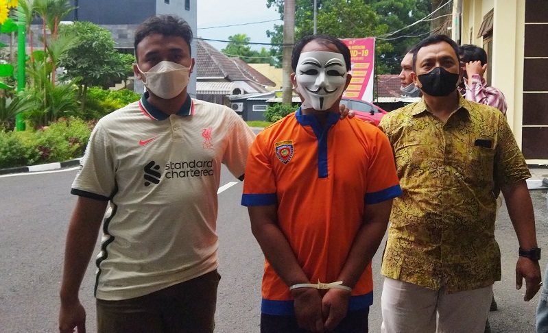 Pria Viral Acungkan Pistol di Kota Batu Ternyata Pernah Tembak Polisi