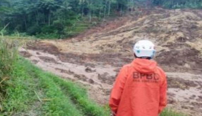 Tebing Longsor di Sumedang, Warga Diminta Jauhi Lokasi Radius 1 Km