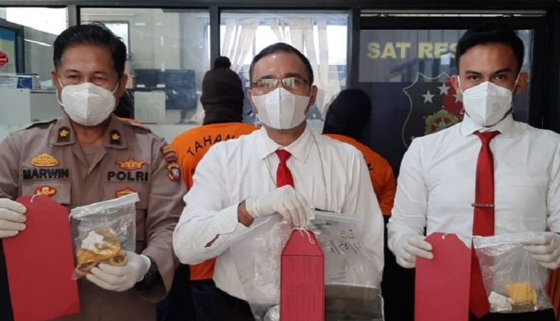 Ditawari Barang Antik Pembawa Rezeki, Warga Singkawang malah Tertipu Rp7 Juta