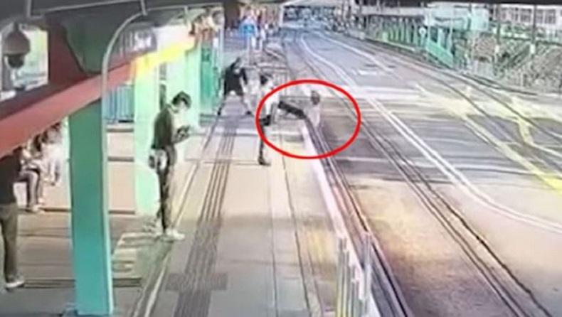Frustrasi Kalah Judi Kuda, Pria Ini Dorong Perempuan ke Tengah Rel Kereta
