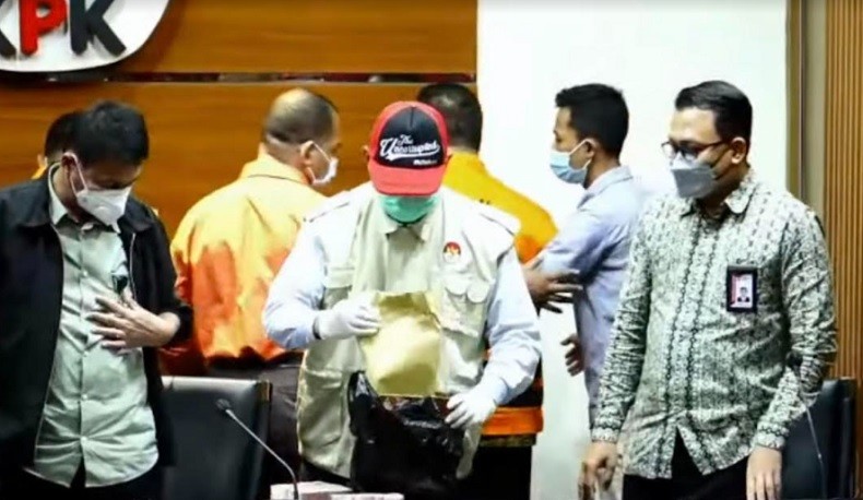 Tersangka OTT KPK di Surabaya Gunakan Kata Upeti untuk Kode Suap