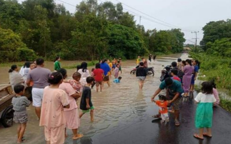 Belasan Desa di PALI Banjir, Jalan Lintas Kabupaten Terendam