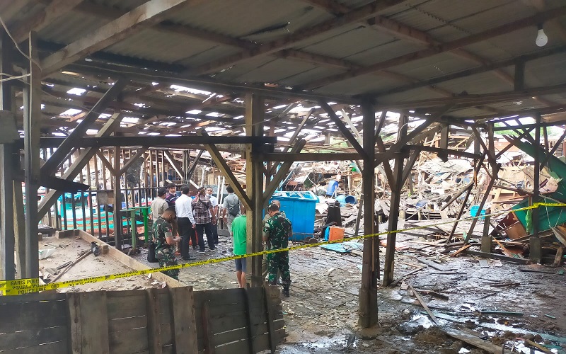 Penampakan Lokasi Ledakan di Sibolga, Kayu Rumah Warga Berserakan