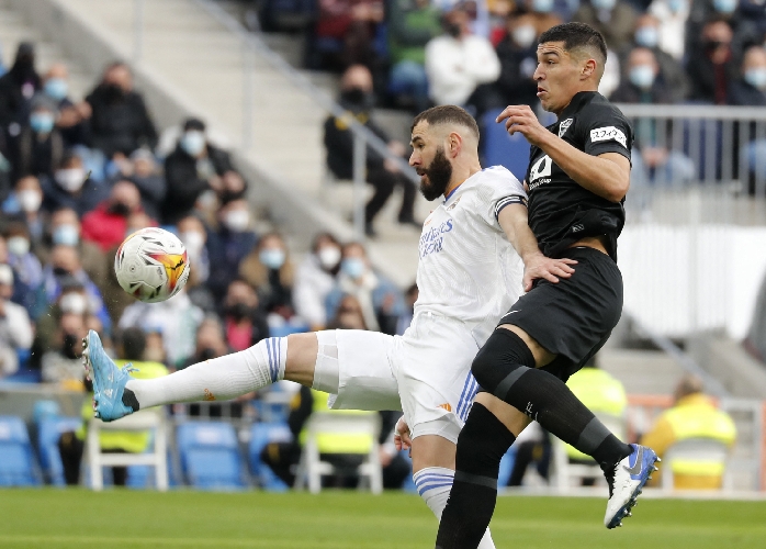 Hasil Real Madrid Vs Elche: Benzema Gagal Penalti, Los Blancos Diimbangi Tim Peringkat 15