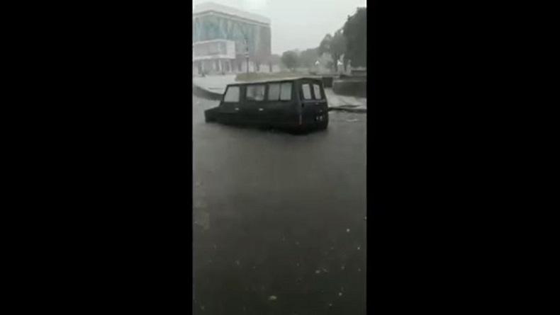 Jalan di Simpang Lima Boyolali Kebanjiran, Diduga Akibat Drainase Tersumbat