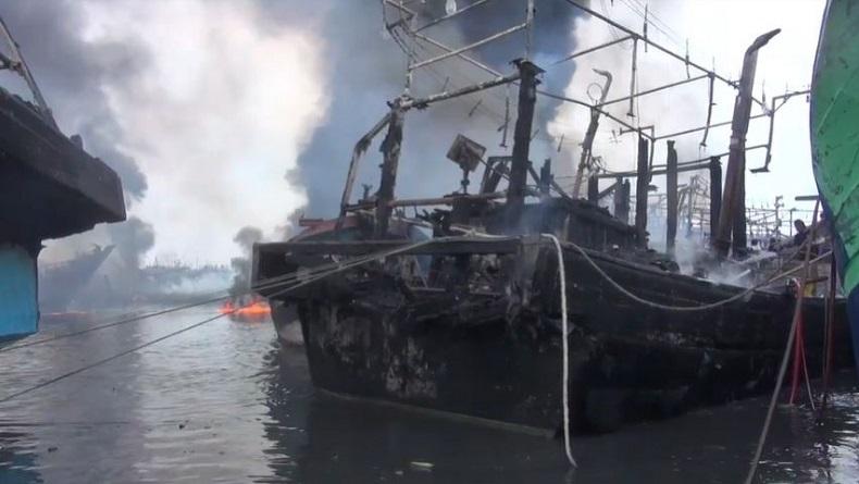 Jumlah Kapal yang Terbakar di Pelabuhan Tegal Bertambah 