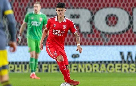 Bareng Alumni La Masia, Pemain Berdarah Indonesia Mees Hilgers Perkuat Timnas Belanda