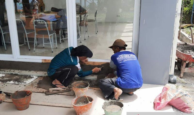 Kontraktor Mulai Benahi Gedung SMA Tawangmangu usai Dinding Jebol Ditendang Ganjar